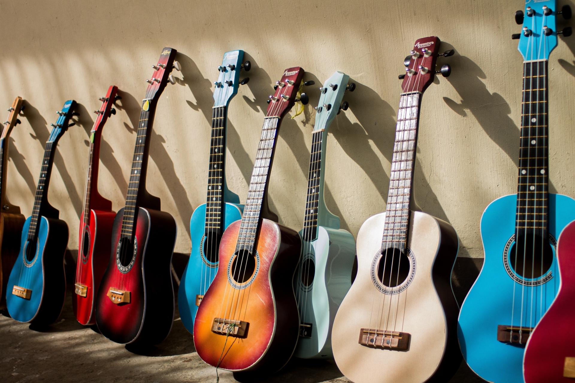 Gitar­ren­kon­zert (6. Juli @ 18:00 - 23:00): Wir freu­en uns, wie­der das Abschluss­kon­zert der Gitar­ren­klas­se Röbel zu präsentieren!Kommt vor­bei, der Ein­tritt ist&nbsp;frei.